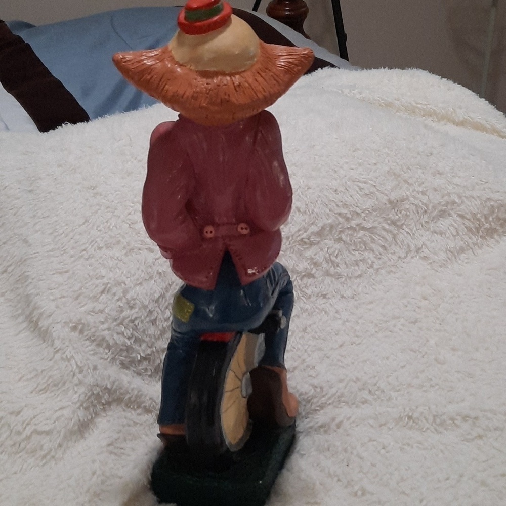 Colorful Clown Decor - Picture 4 of 8